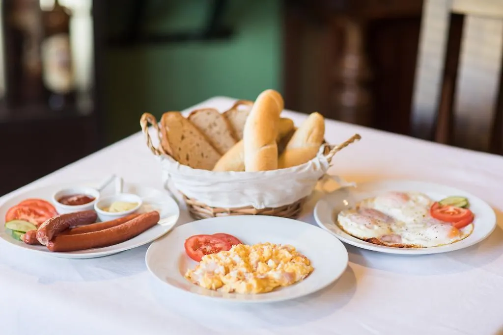 Penzion Rodos - Cafe براغ