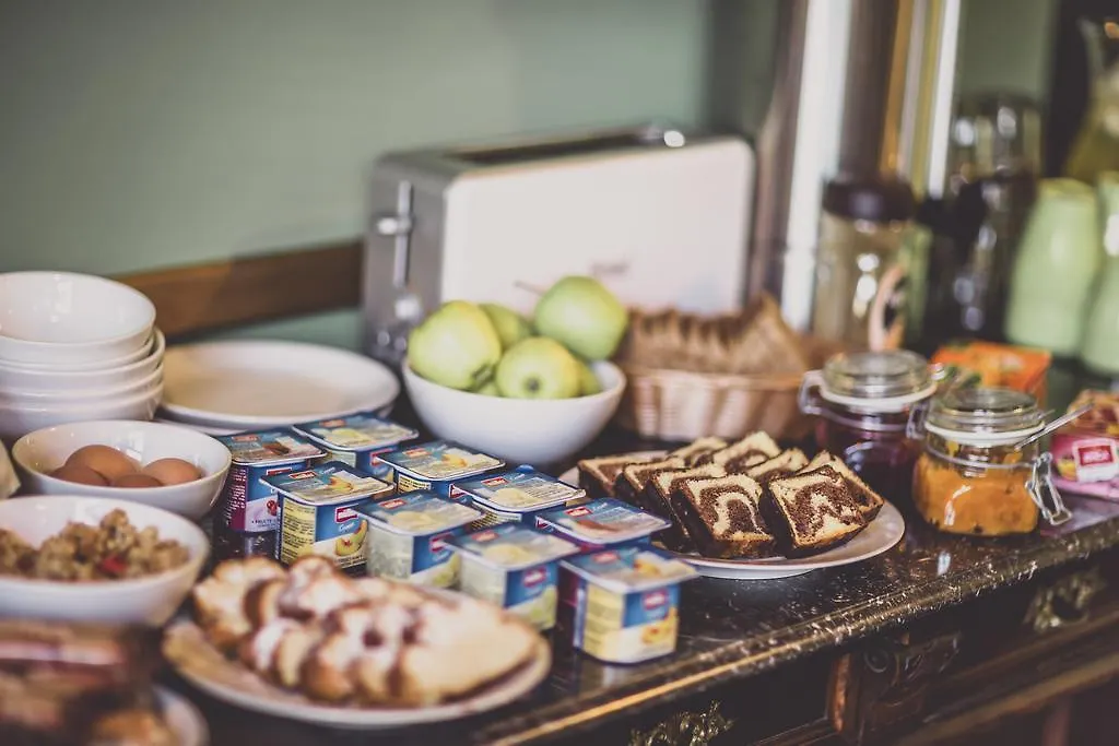 Penzion Rodos - Cafe براغ بيت ضيافة